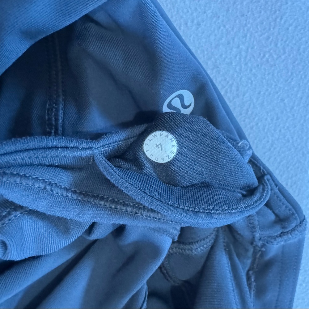 Lululemon Crop - Picture 2 of 2